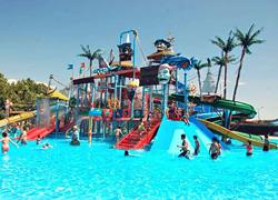 Οι καλύτερες νεροτσουλήθρες στην Ελλάδα για super βουτιές με τα παιδιά!