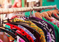 3 λόγοι που θα σας πείσουν ότι πρέπει να πλένετε πάντα τα καινούρια ρούχα πριν τα βάλετε