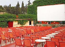«Μ αγιόκλημα και γιασεμιά»: Τα ομορφότερα θερινά σινεμά στην Αθήνα