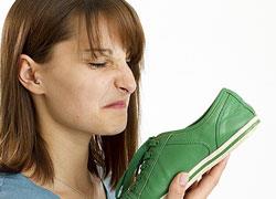 Το παπούτσι σου βρωμάει, άλλαξέ το: 6 κόλπα για να νικήσετε τη δυσοσμία