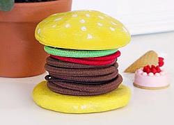 Το τέλειο κόλπο για να μην χάνει η κόρη σας τα λαστιχάκια για τα μαλλιά της