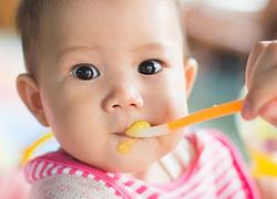 Στέρεες βρεφικές τροφές: 10 θρεπτικές συνταγές που θα λατρέψει το μωρό σας!