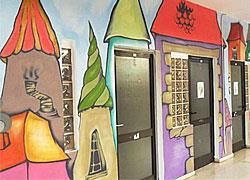 Δημοτικό σχολείο στα Χανιά γέμισε… γέμισε παραμυθένιες δημιουργίες από γκράφιτι!