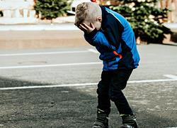 Πώς είναι να μεγαλώνεις ένα παιδί με αυτισμό μέσα από 14 ρεαλιστικές φωτογραφίες