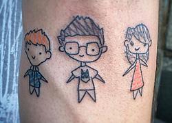 Δείτε τα τατουάζ που έκαναν αυτοί οι γονείς για τα παιδιά τους