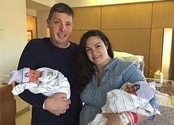 Ο Samuel γεννήθηκε πρώτος, αλλά ο αδερφός του Ronan είναι μεγαλύτερος. Πώς γίνεται αυτό;