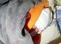 Το νεογέννητο μωράκι που κοιμάται σε τέντα της Μαλακάσας μας ράγισε την καρδιά