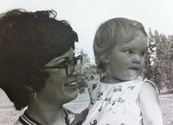 «Τι θα έκανε η μαμά μου;»: Εμείς, οι μαμάδες μας κι οι λύσεις που έδιναν