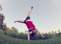 Πώς να μετατρέψετε την υπερβολική ενέργεια του παιδιού σε προσόν του χαρακτήρα του