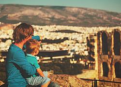 Τουρίστες με τα παιδιά για μία μέρα: Πού να πάτε και τι να κάνετε στην Αθήνα