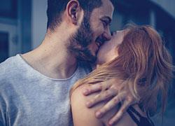  «Γιατί βρίσκω την γυναίκα μου πιο όμορφη από ποτέ»: Τα λόγια ενός... ερωτευμένου μπαμπά!