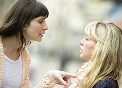 4 τρόποι να βελτιώσετε τη σχέση σας με την κουνιάδα σας