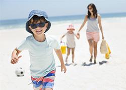 4 συμβουλές που θα κάνουν τις διακοπές με τα παιδιά (πολύ) πιο εύκολες