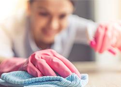 Πώς καθαρίζουν οι επαγγελματίες; 5 μυστικά για σπίτι που… αστράφτει!