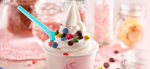 Πώς να φτιάξετε frozen yogurt... με τα χεράκια σας!