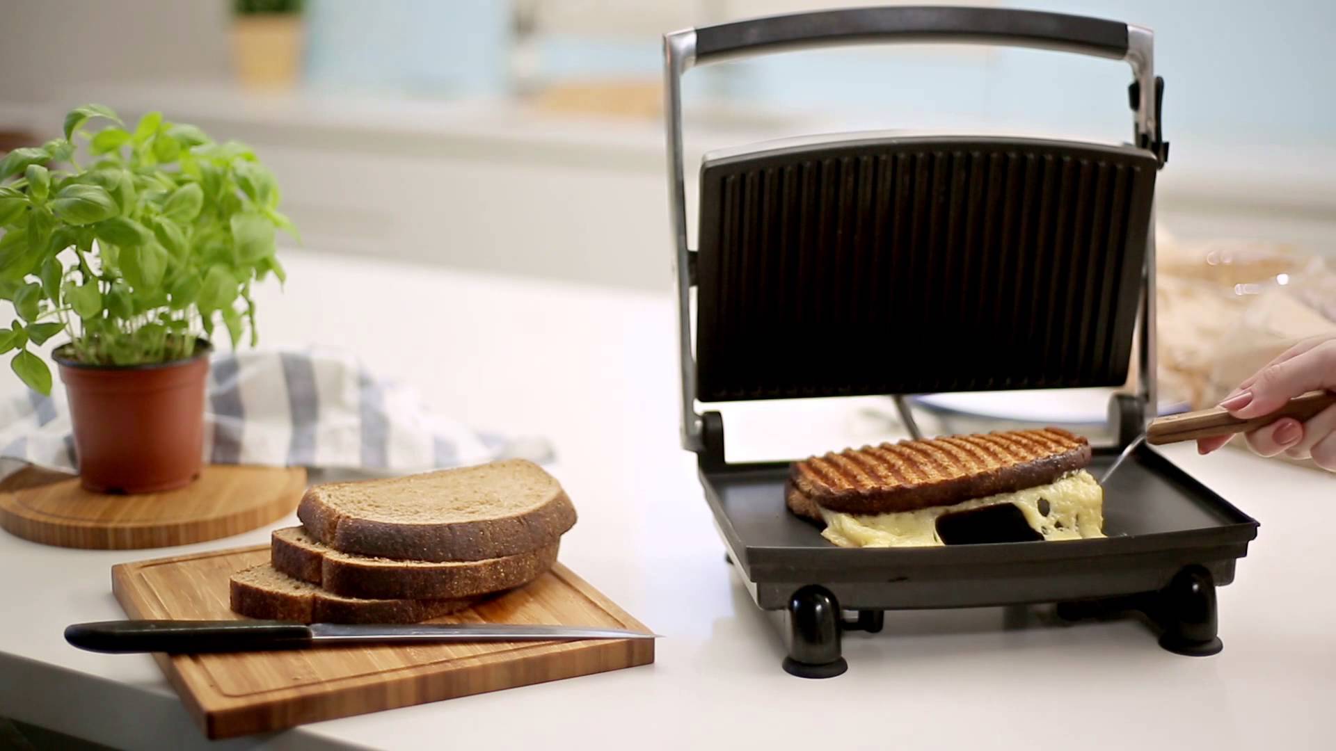 Toast grill