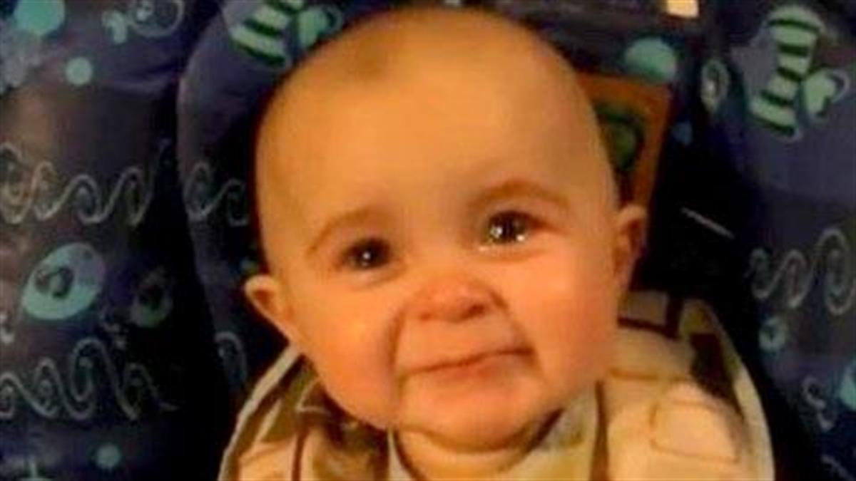 Άκουσε τη μαμά του να τραγουδά και... συγκινήθηκε: Δείτε βίντεο με το πιο γλυκό μωρό!