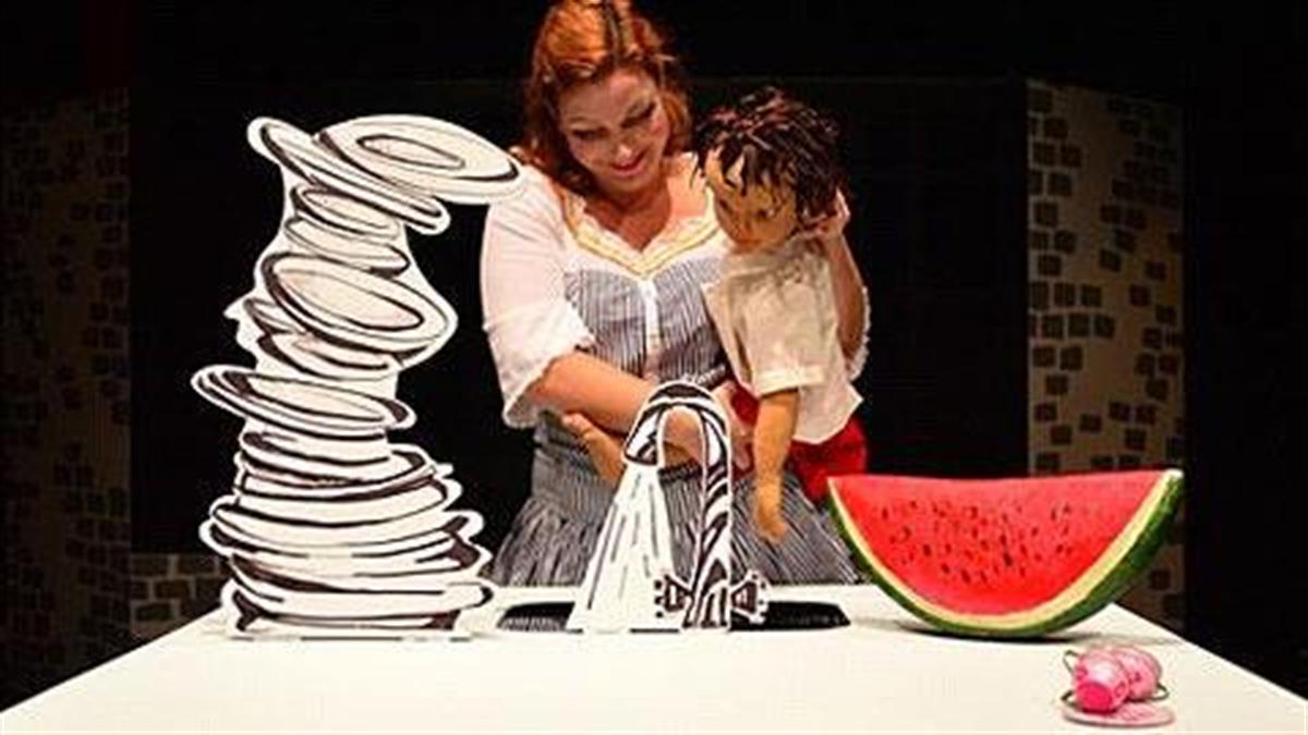 Κερδίστε διπλές προσκλήσεις για την Υπέροχη αγκαλιά της μαμάς μου, στις 6/4