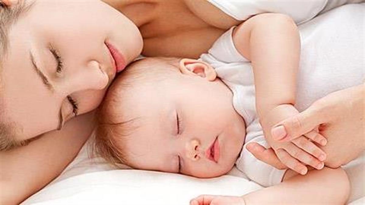 Να κοιμάται κανείς ή να μην κοιμάται με το μωρό;