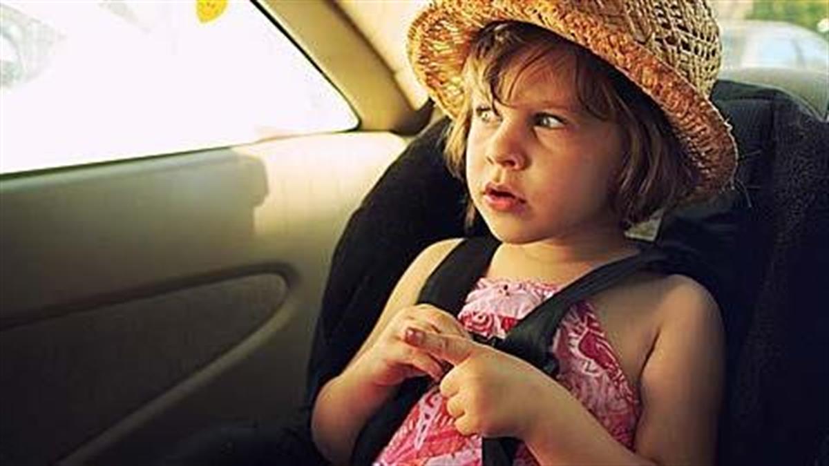 Θερμοπληξία παιδιού στο αυτοκίνητο: Πότε κινδυνεύει η ζωή του!