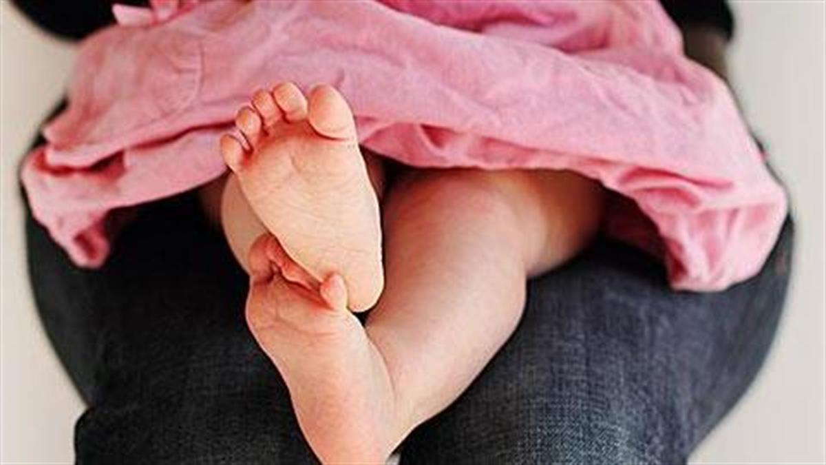 10 πράγματα που κάνεις μόνο με το πρώτο σου παιδί