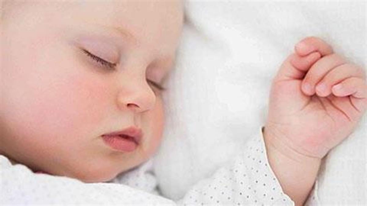 10 χρήσιμα tips για να κοιμίσετε το μωρό