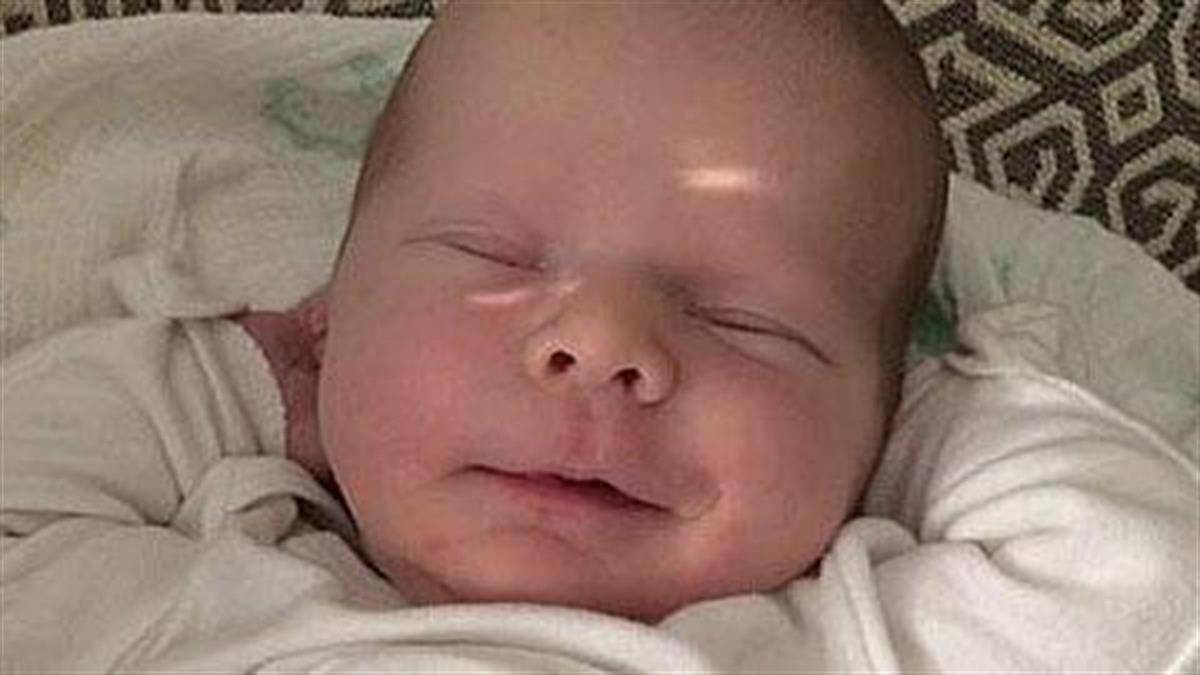 15 αξιολάτρευτα μωρά χαμογελούν στον ύπνο τους!