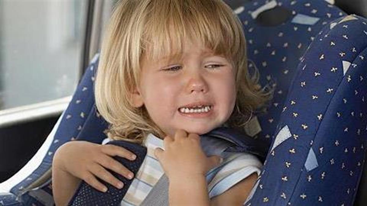 4 κόλπα για να μην κλαίει το παιδί στο αυτοκίνητο