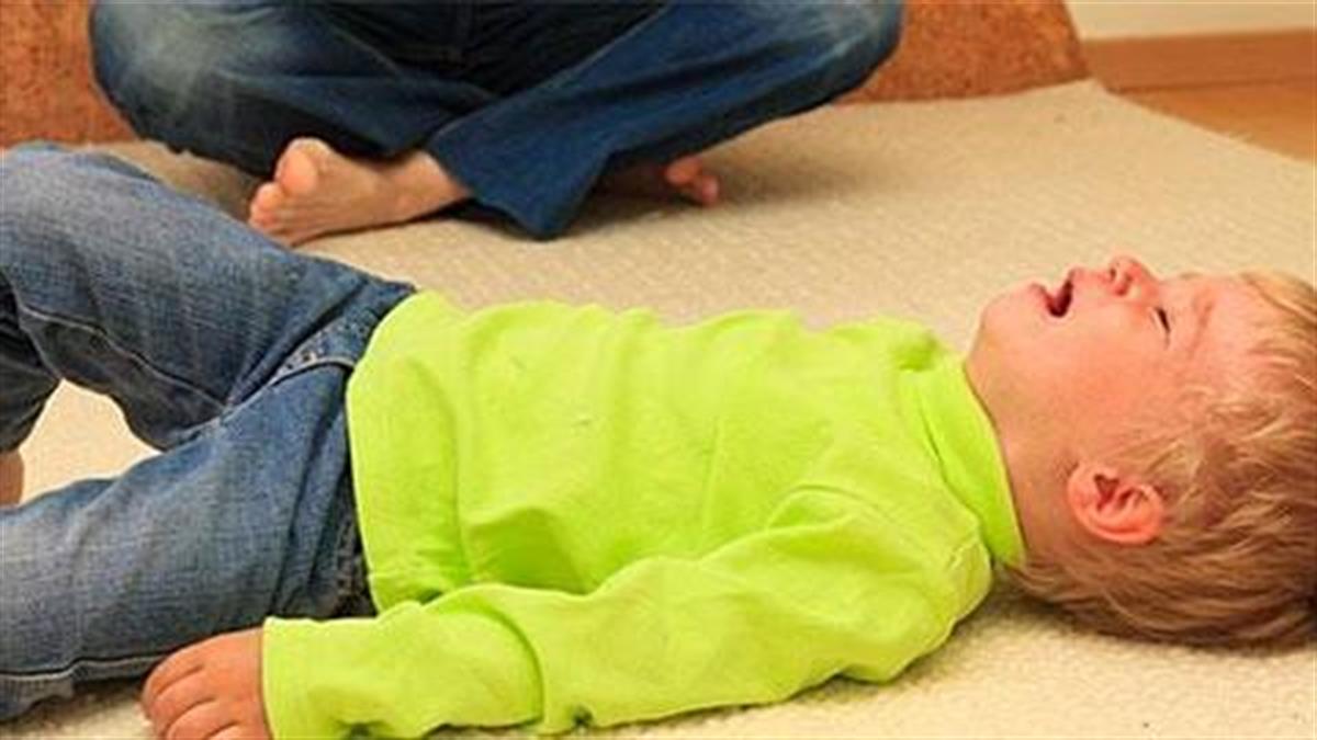 4 τρόποι να ηρεμήσετε το παιδί όταν έχει πάθει υστερία