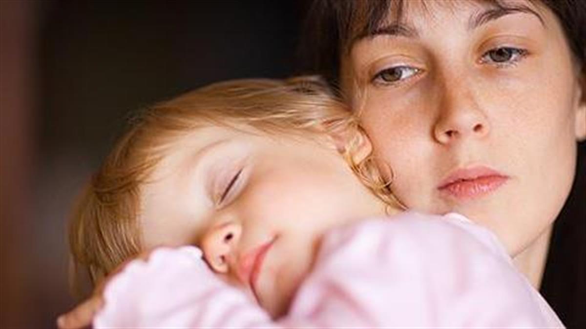 Πώς να μάθω την 18 μηνών κόρη μου να κοιμάται μόνη της;