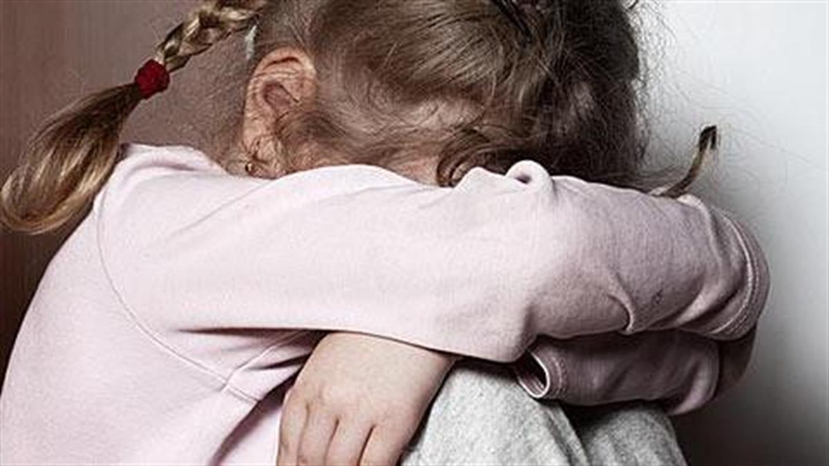 Πώς θα βοηθήσετε το παιδί να αντιμετωπίσει τη λύπη