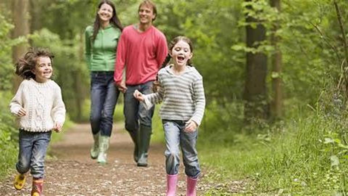 5 ανοιξιάτικες βόλτες που πρέπει να κάνετε με το παιδί