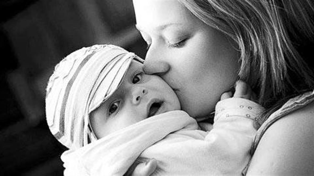 «Δεν κακομαθαίνω το παιδί μου, του δίνω την αγάπη που του αξίζει»