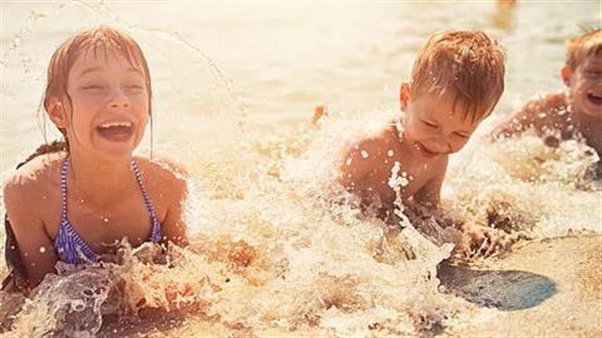 8 παιχνίδια για να διασκεδάσετε με τα παιδιά στην παραλία