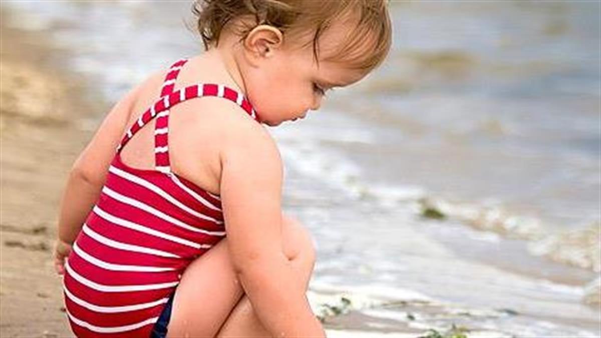Πόσες ώρες επιτρέπεται να μένει ένα μωρό ενός έτους στη θάλασσα;