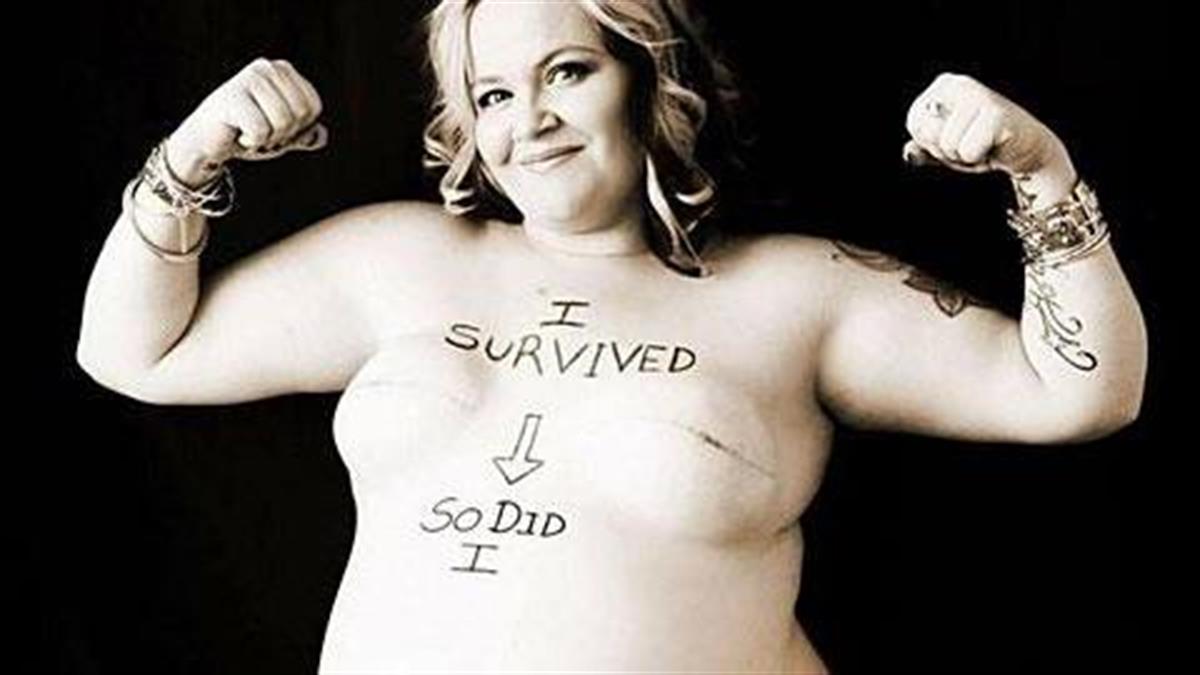 Έγκυος πολεμά γενναία τον καρκίνο του μαστού και φωτογραφίζεται γυμνή