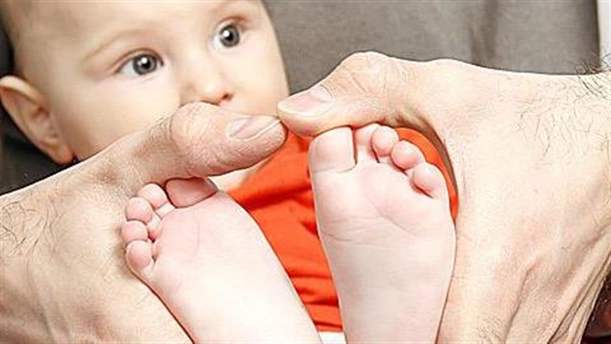 Βρεφικό μασάζ: Οδηγίες για νέους μπαμπάδες