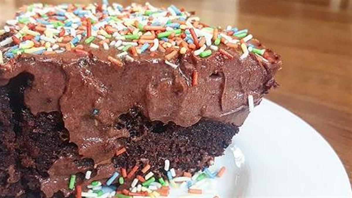 Πώς να φτιάξετε το πιο λαχταριστό υγρό κέικ σοκολάτας!