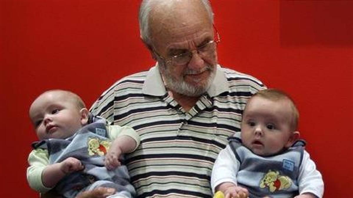 Ο άνθρωπος που έσωσε πάνω από 2 εκατομμύρια μωρά δίνοντας αίμα για 60 χρόνια