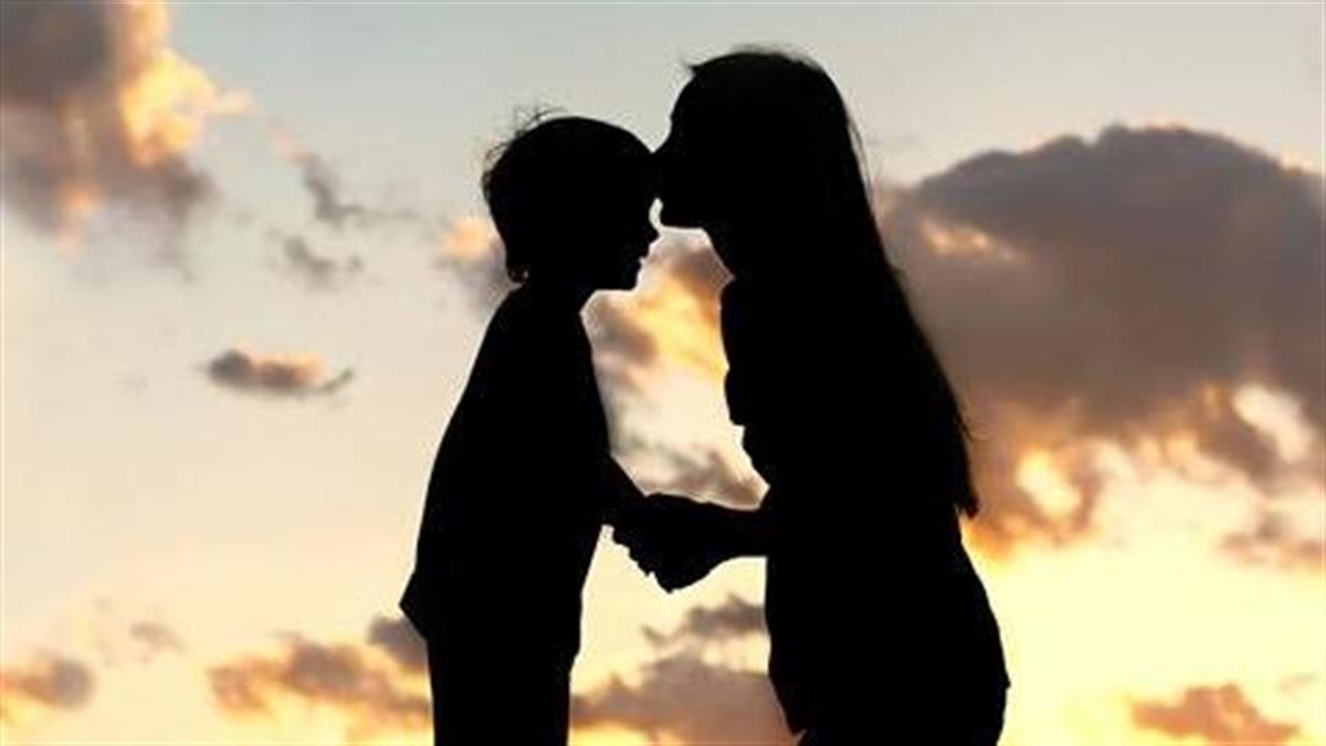 «Στον επόμενο άντρα που θα έρθει στη ζωή της μαμάς μου»: Tο συγκινητικό γράμμα ενός παιδιού