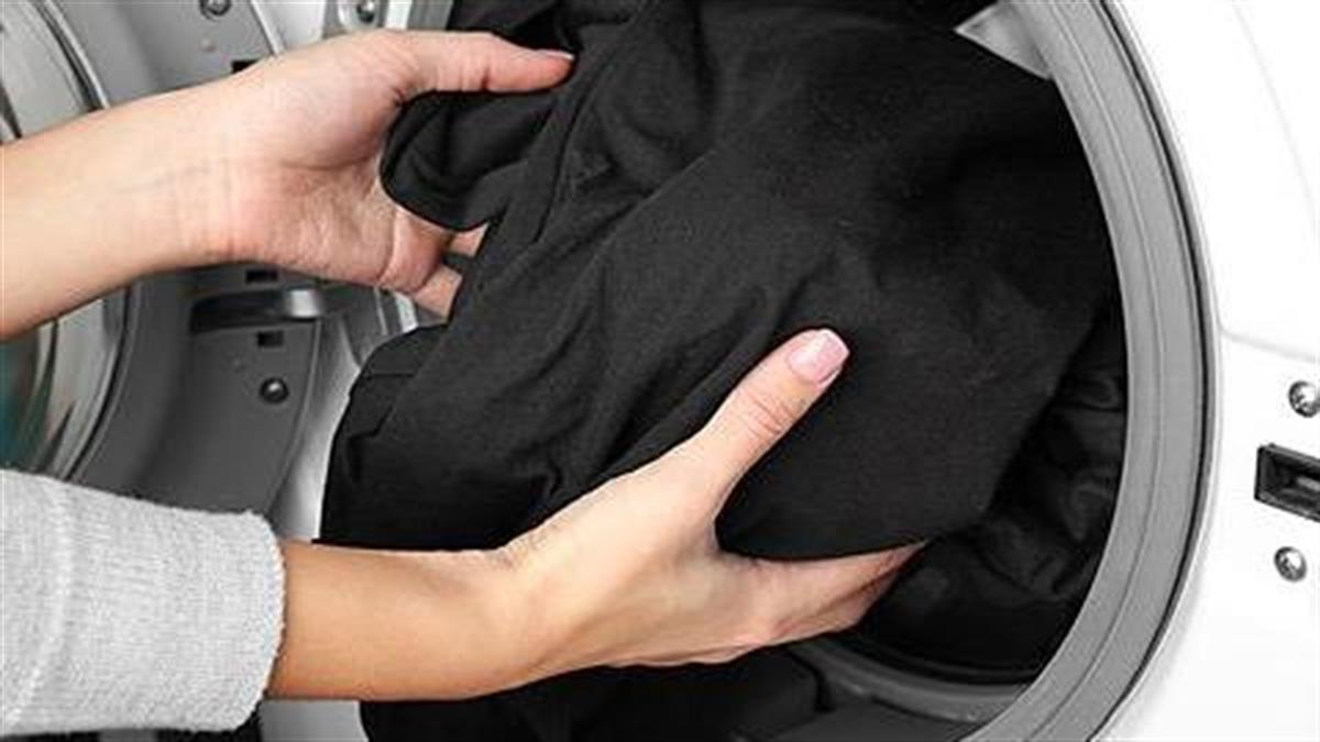 Πώς να διατηρήσετε τα μαύρα ρούχα σας σαν καινούρια