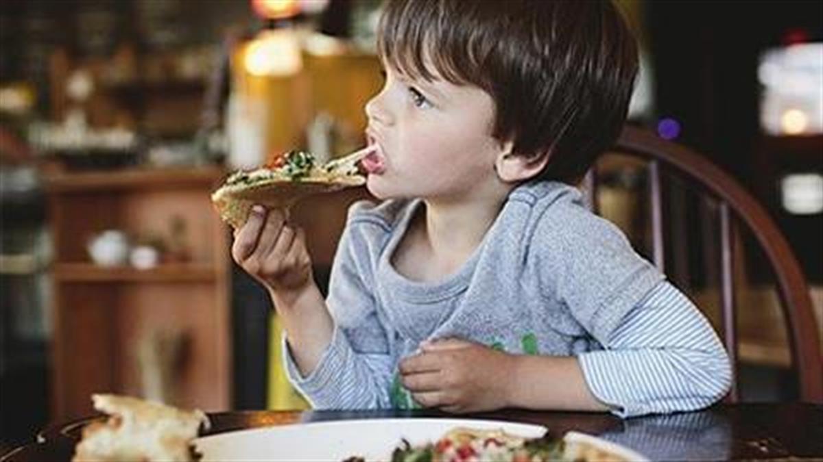 Όταν τρως έξω με τα παιδιά: Αλήθειες βγαλμένες από τις… οικογενειακές εξόδους μας