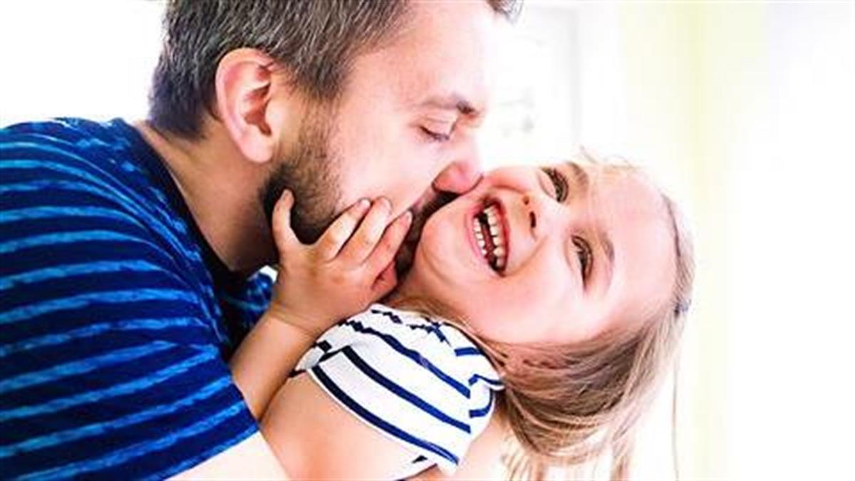 Πώς έκανα την κόρη μου να με λατρεύει: 10 συμβουλές σουπερ μπαμπάδων