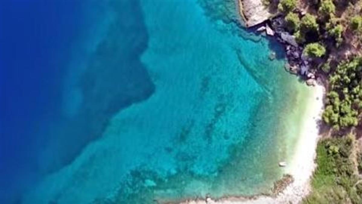 5 κρυμμένες παραλίες της Αττικής για ήσυχες βουτιές