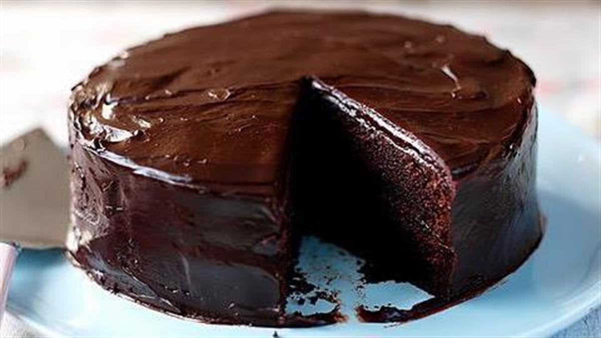 Το πιο νόστιμο σοκολατένιο κέικ… χωρίς μίξερ!
