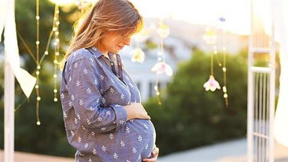 «Πώς είναι να είσαι έγκυος στα 20, στα 30 και στα 40»: μια μαμά μοιράζεται την εμπειρία της