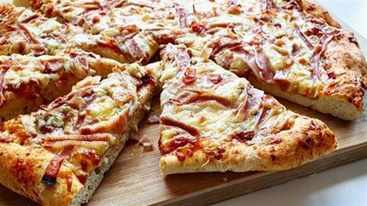 Πώς θα φτιάξετε πεντανόστιμη σπιτική πίτσα για όλα τα γούστα!