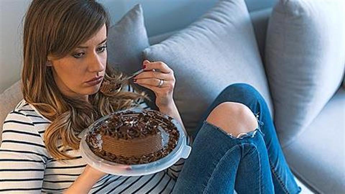 «Τα γλυκά δε διώχνουν τη στεναχώρια»: ποιες τροφές κάνουν καλό στη συναισθηματική μας υγεία