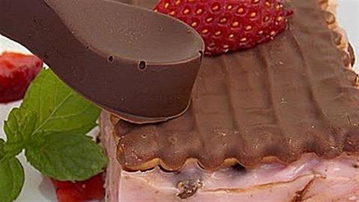 Το απόλυτο γλυκό ψυγείου: φραουλοσοκολατοσάντουιτς!