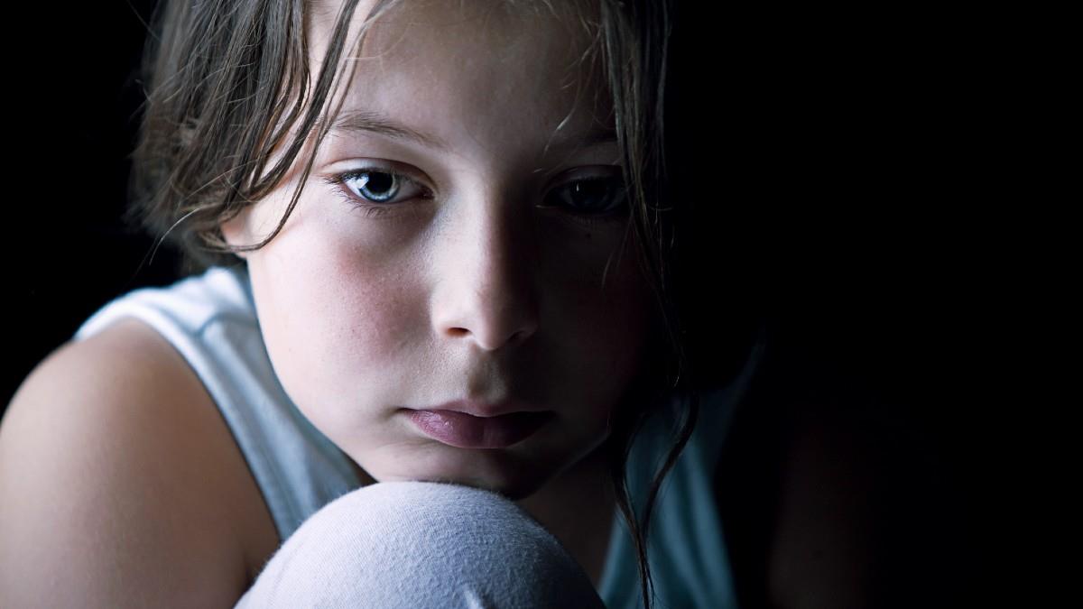 «Ν’ ακούμε το παιδί ακόμη κι όταν δεν μιλάει…»: πώς αντιμετωπίζουμε την παιδική κατάθλιψη